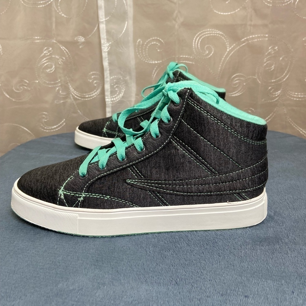 Fila High Top Women’s  Sneaker NWOT , 5